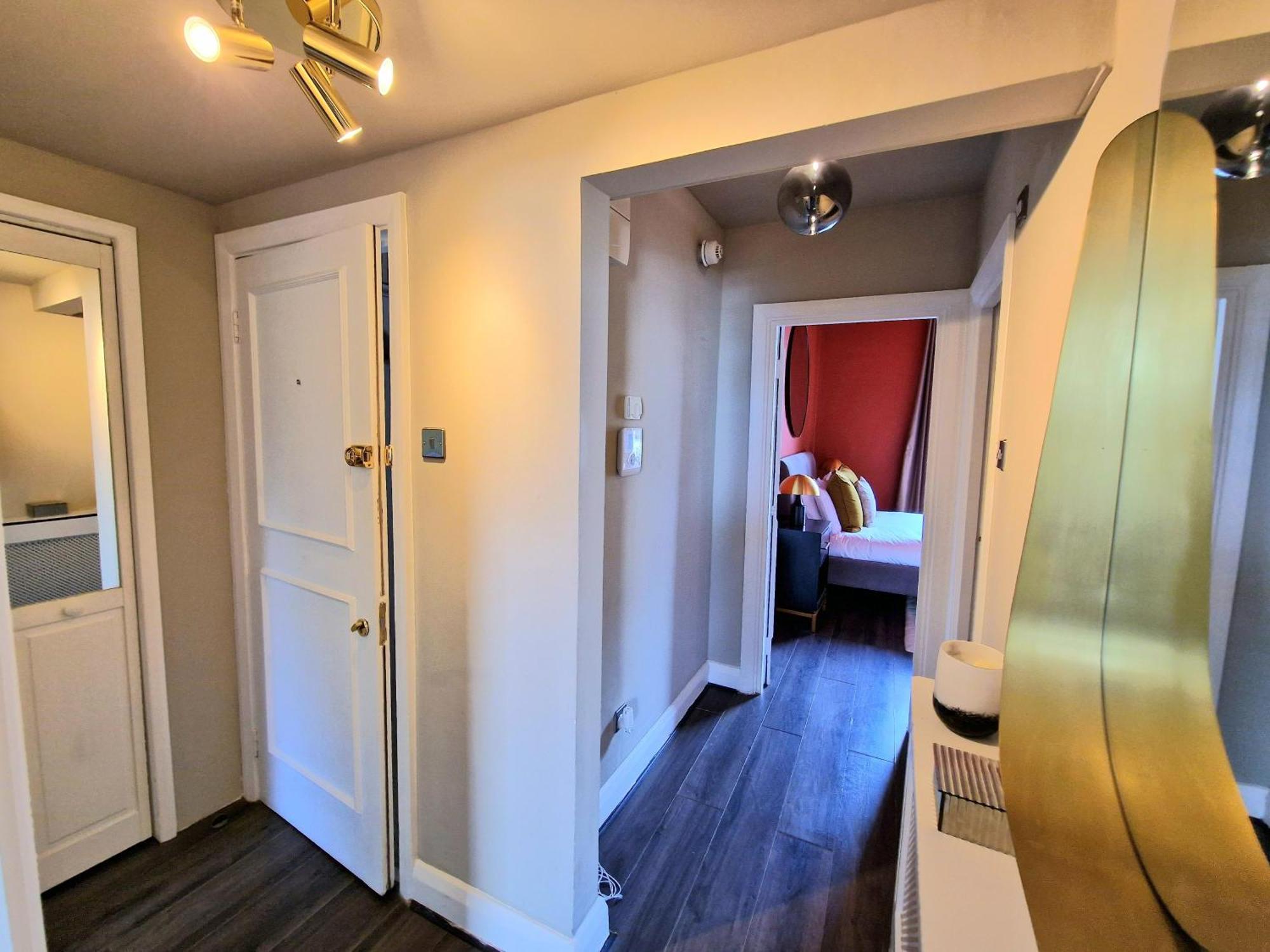 Stylish Hyde Park Home By Tube Stations With Elevator 伦敦 外观 照片
