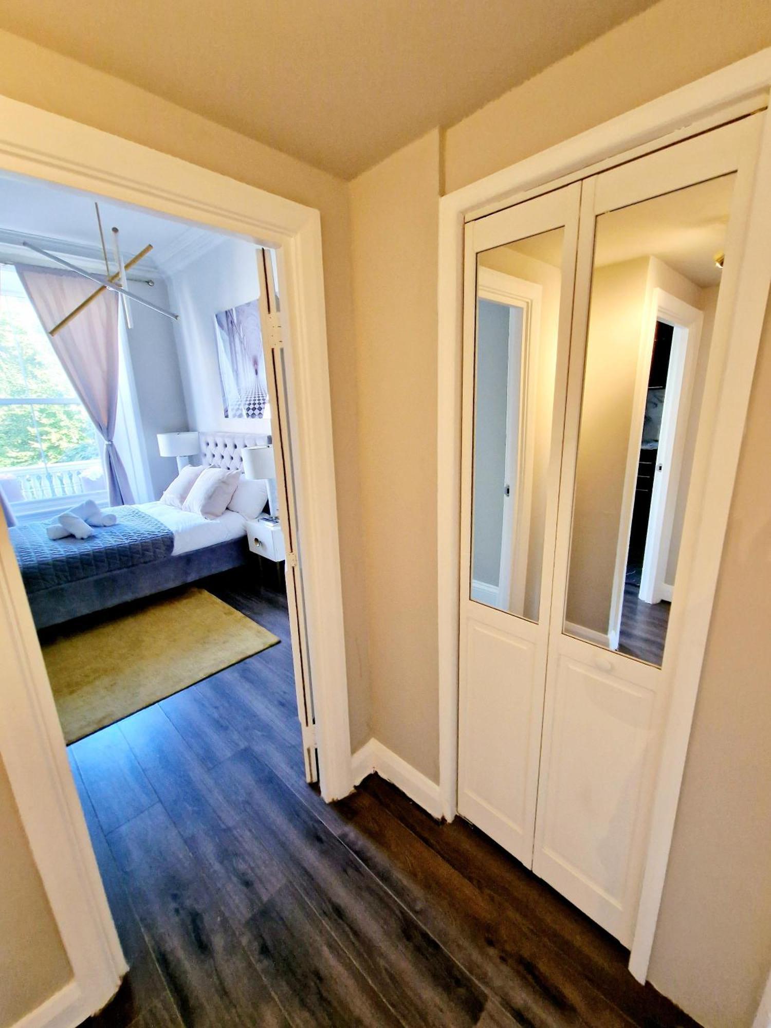 Stylish Hyde Park Home By Tube Stations With Elevator 伦敦 外观 照片