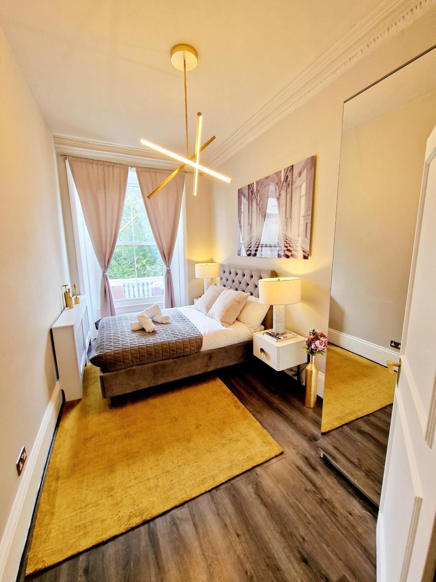 Stylish Hyde Park Home By Tube Stations With Elevator 伦敦 外观 照片